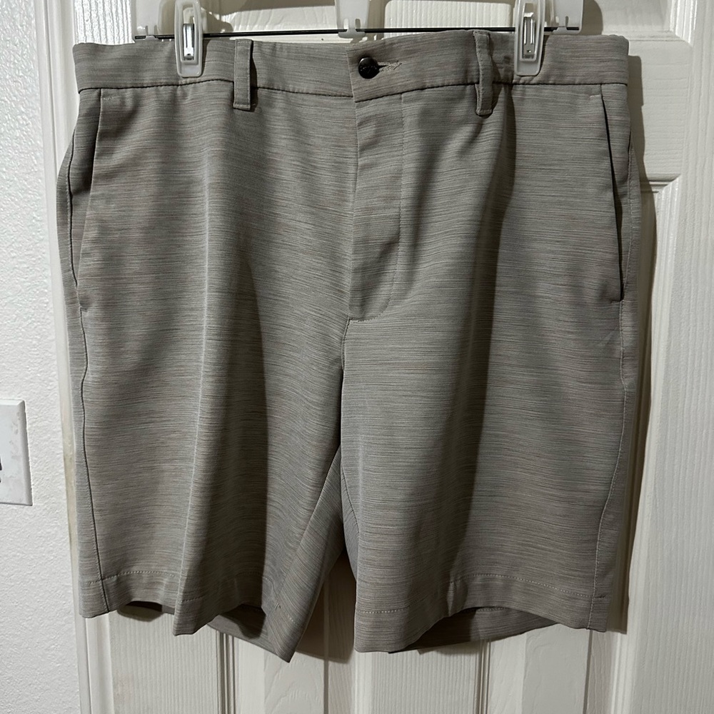 Callaway Golf shorts with comfort fit waist band